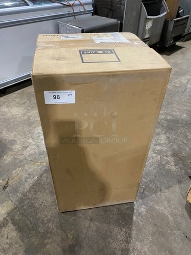 BRAND NEW! IN THE BOX! Lakeside Commercial Electric Powered Heated Plate Dispenser! All Stainless Steel! Model: 6009 120V - Image 1 of 6