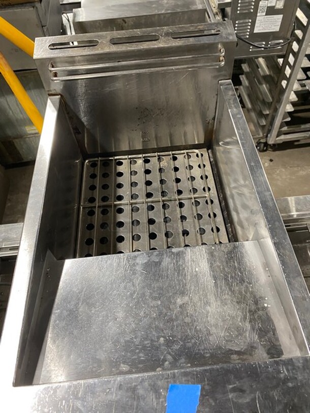 Eurodib Stainless-Steel Gas-Powered Countertop Fryer!  - Image 5 of 9