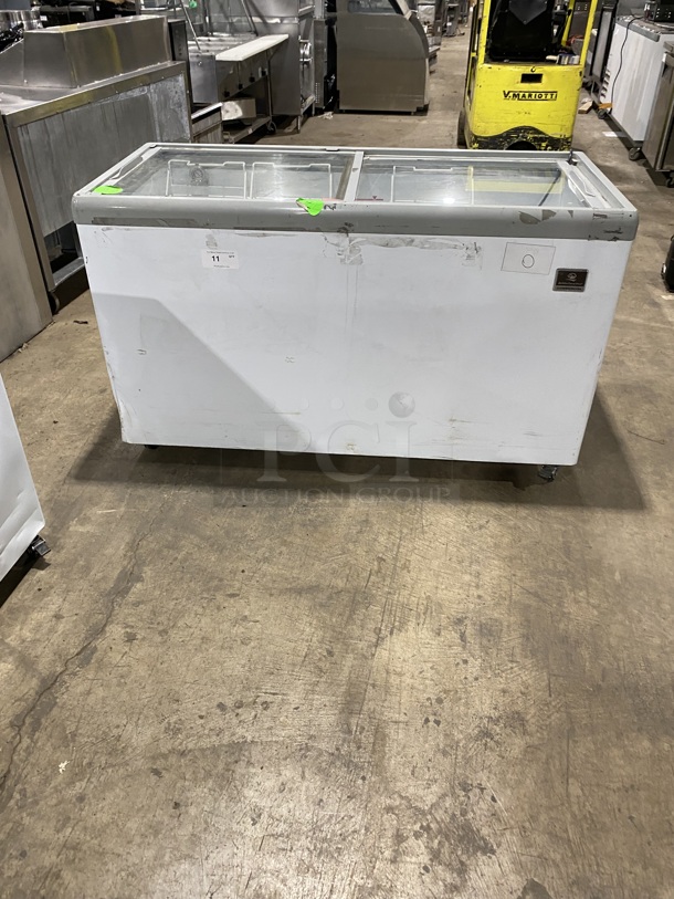 Kelvinator Commercial  Ice Cream Dipping/Display Freezer! MODEL: KCNF140WH SN:33170 115V! Working When Removed! ON Casters! - Image 1 of 7