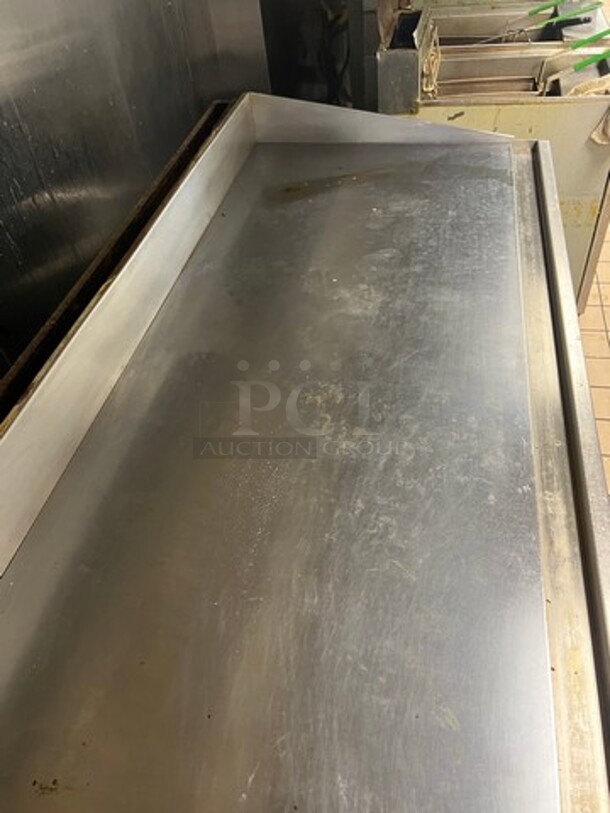 Keating Commercial Countertop Natural Gas Powered Flat Top Griddle! With Back And Side Splashes! All Stainless Steel! On Small Legs! WORKING WHEN REMOVED! Model: 60LD30 SN: GG32001 - Image 3 of 11