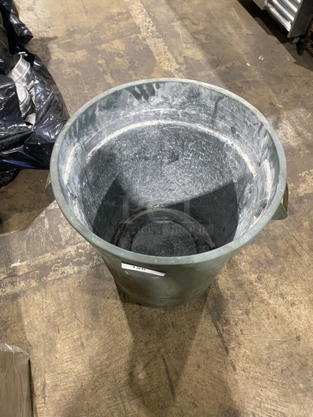 Large Garbage Bin! - Image 4 of 4