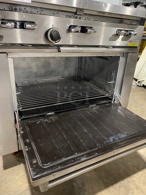 Sunfire Commercial Natural Gas Powered 6 Burner Stove! With Raised Back Splash And Salamander Shelf! With Oven Underneath! All Stainless Steel! On Casters! - Image 7 of 9