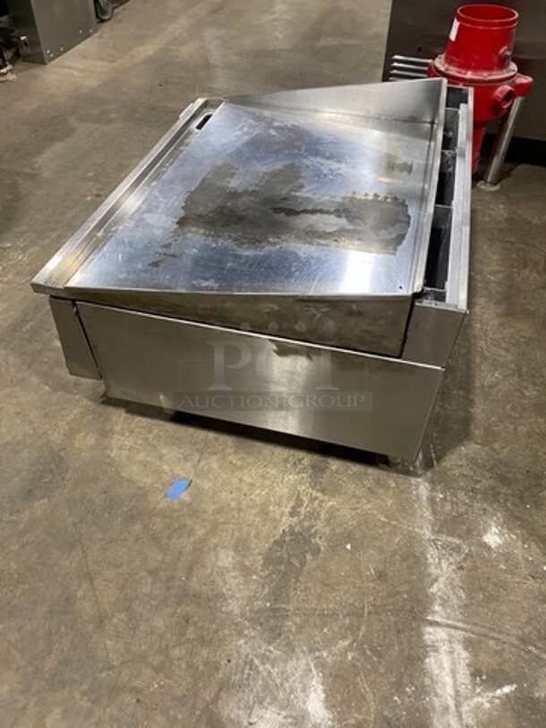 Keating All Stainless Steel 36 Inch Countertop Natural Gas Powered Thermostatic Control Flat Grill! With Back & Side Splashes! On Legs! - Image 3 of 7