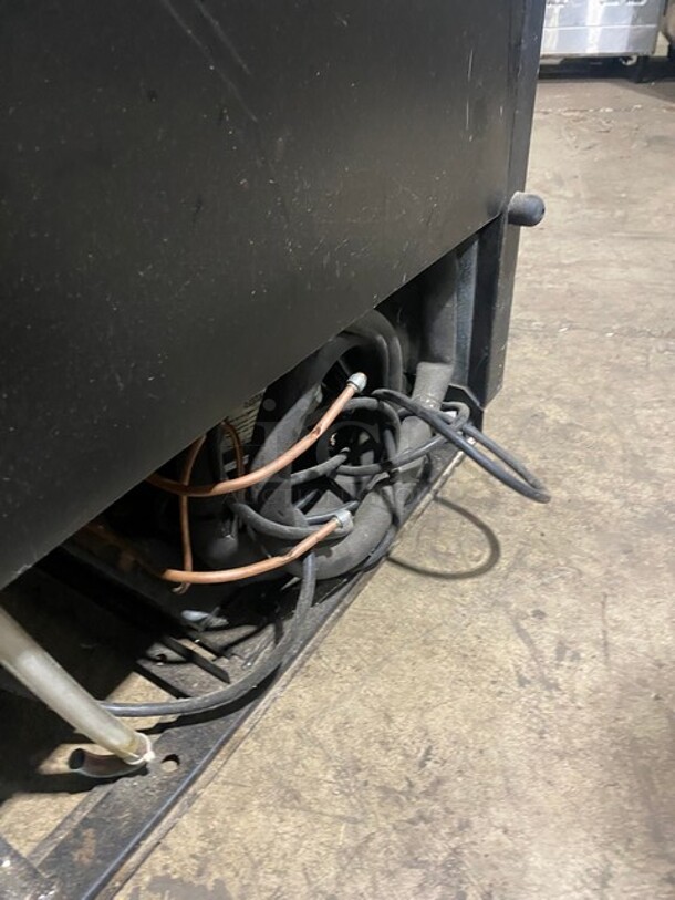 True Commercial Single Door Reach In Cooler Merchandiser! Model GDM1058 Serial 7625708! 115V 1Phase! - Image 7 of 7