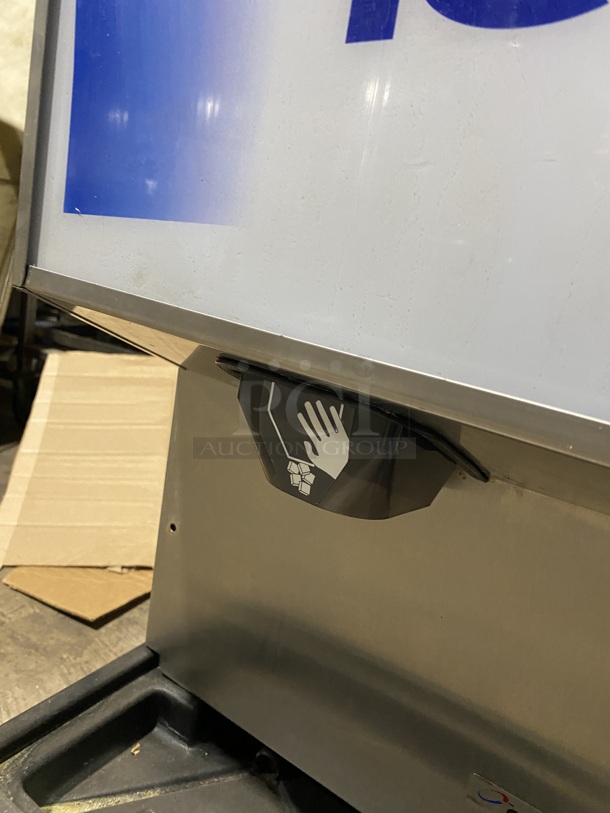 Manitowoc Servend Counter Ice Dispensing Machine! Mode M90 Serial 610196452! 115V 1 phase! - Image 6 of 9