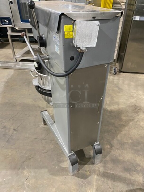 NICE! Welbilt Varimixer Commercial 40 Qt Planetary Mixer! With Mixing Bowl And Hook Attachment! Model: W40 SN: 6913030002EA! 208V 3 Phase! - Image 3 of 10