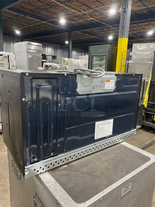 LATE MODEL! 2020 Samsung Countertop Microwave Oven! Model: ME21M706BAS SN: 0B8D7WONC02647J 120V - Image 4 of 10