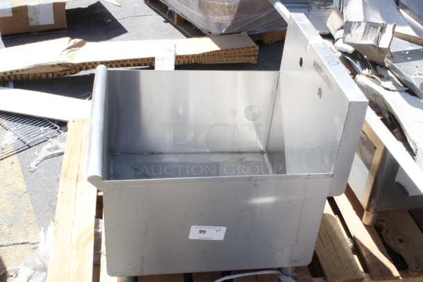 BRAND NEW SCRATCH & DENT! Steelton 522CS124FW 30" 18-Gauge Stainless Steel One Compartment Commercial Sink  - 24" x 24" x 12" Bowl. 30x29-1/2x43-3/4. Sink Component Only. Minor Denting.  - Image 3 of 3