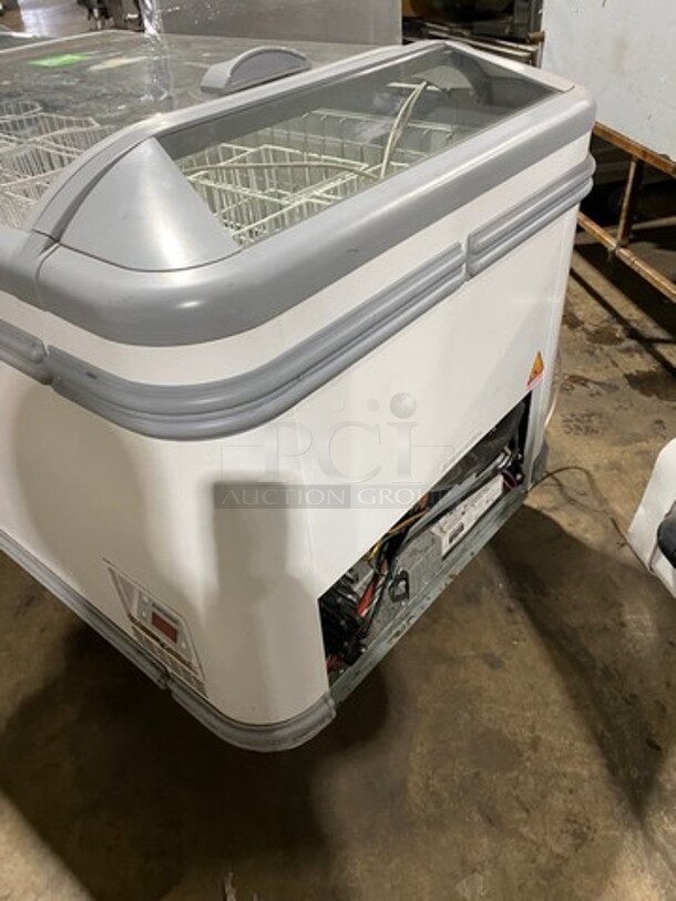 AHT Commercial Reach Down Chest Freezer Display! With Poly Coated Baskets! Model: MALTA185 SN: 30339300003010 120V 60HZ 1 Phase - Image 2 of 10