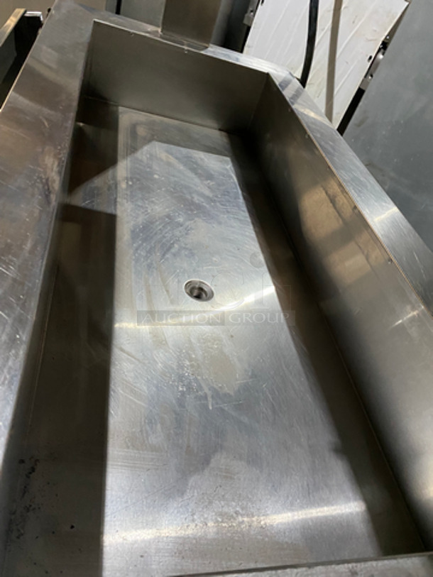 MUST HAVE! Vollrath Commercial Refrigerated Cold Pan! With Lowering Prep/Serve Line! All Stainless Steel! On Casters! Model: M3616500001EFA SN: D32000635368008 120V 60HZ 1 Phase - Image 8 of 11