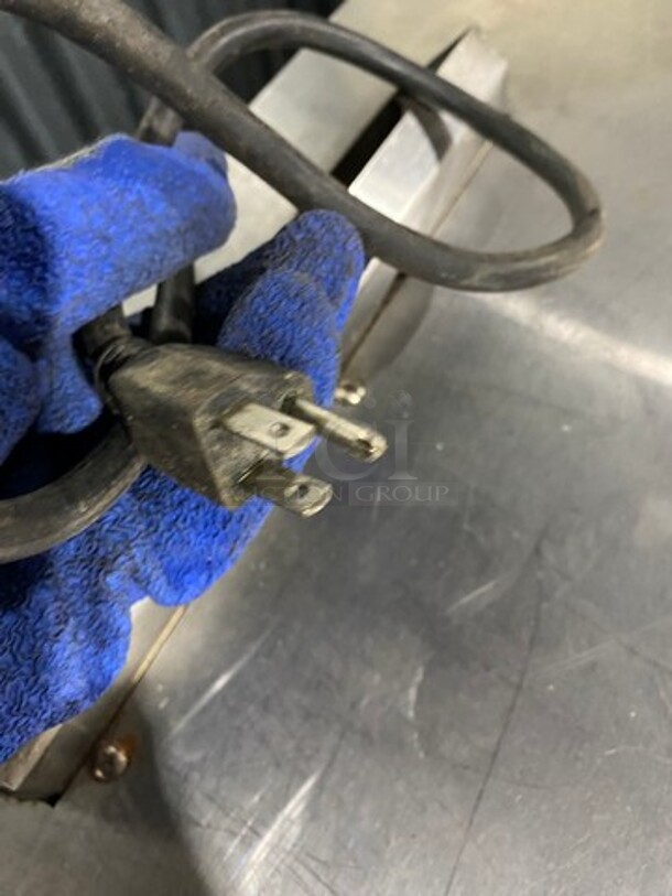 Turbofan Commercial Natural Gas Powered Convection Oven! With View Through Doors! Metal Oven Racks! All Stainless Steel! Model: G32D5 SN: 484130 - Image 9 of 9