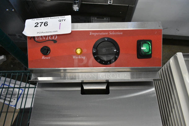 BRAND NEW SCRATCH AND DENT! Avantco 177F200 Stainless Steel 15 lb. Medium-Duty Electric Countertop Fryer w/ Metal Fry Basket and Lid. 208/240 Volts, 1 Phase.  - Image 3 of 7