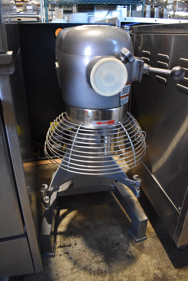 Avantco MX20 Metal Commercial Countertop 20 Quart Planetary Dough Mixer w/ Bowl Guard. 120 Volts, 1 Phase. 16x20x31. Tested and Working! - Image 3 of 8