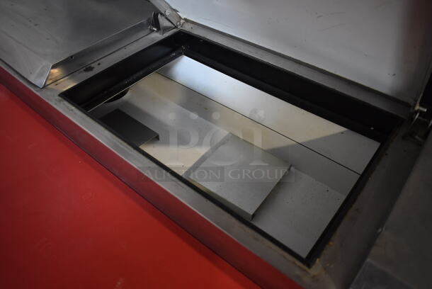 True TPP-119 Stainless Steel Commercial Pizza Prep Table on Commercial Casters. 115 Volts, 1 Phase. 119x35x39. Tested and Working! - Image 4 of 12