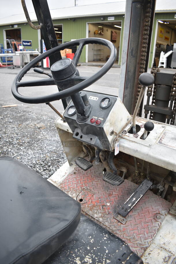 Datsun CFO1 Type G Metal Commercial 2,400 Pound Capacity Propane Gas Powered Fork Lift. Reads 2,300 Hours. Does Not Have Service Brakes. Runs and Drives! - Image 10 of 12