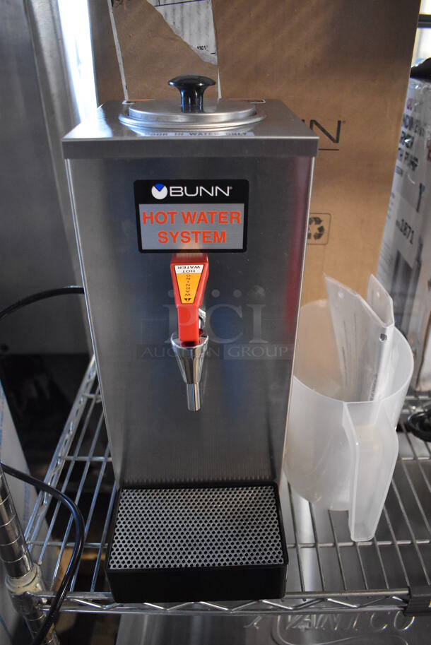 LIKE NEW! 2022 Bunn OHW 80 oz. Pourover Stainless Steel Commercial Countertop Hot Water Machine. Used a Few Times at Trade Show as a Demonstration. 120 Volts, 1 Phase. 7x13x17. Tested and Working!
