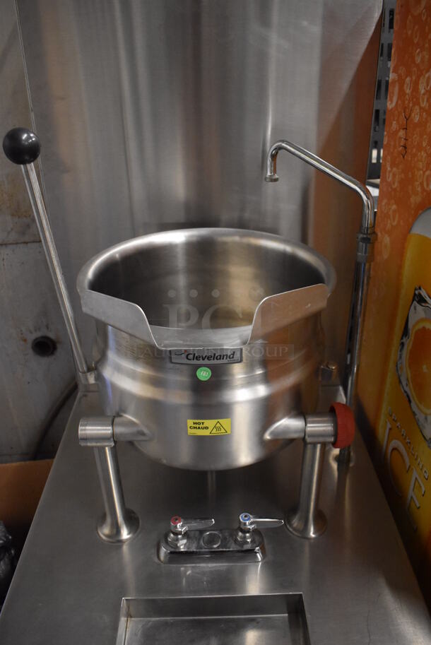 2011 Cleveland 24GMK6200 Stainless Steel Commercial Natural Gas Powered Steam Kettle Station w/ KDT-6-T 6 Gallon Tilting Kettle. 24x38x62.5 - Image 4 of 8