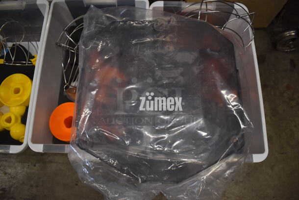 2017 Zumex Speed Pro Tank Podium Stainless Steel Commercial Floor Style Citrus Juicer on Commercial Casters. Comes w/ Extra Pieces: See Pictures For Details! 115 Volts, 1 Phase. 27x21x69. Tested and Working! - Image 3 of 12