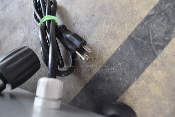 BRAND NEW SCRATCH AND DENT! 2023 Hobart Centerline EDGE13-11 Stainless Steel Commercial Countertop Meat Slicer w/ Blade Sharpener. Backside Knob is Broken. 115 Volts, 1 Phase. Tested and Working! - Image 5 of 5