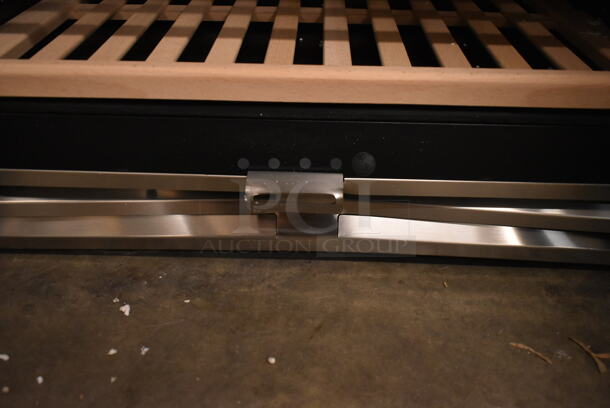 BRAND NEW SCRATCH AND DENT! AvaValley 342WRC128SZ Single Temperature Full Glass Door Commercial Wine Cooler. Top Hinge Is Bent So Door Is Not On. 120 Volts, 1 Phase. Tested and Powers On But Does Not Get Cold - Image 5 of 6