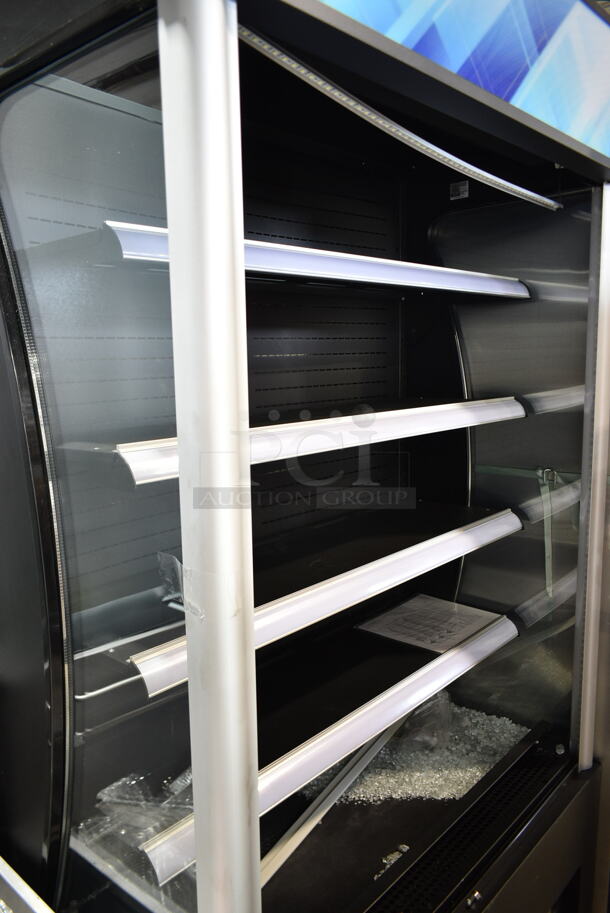 BRAND NEW SCRATCH AND DENT! 2023 Avantco MDR-2GD-35C Metal Commercial 46" Black Refrigerated Air Curtain Grab N Go Merchandiser. See Pictures for Broken Glass Pane. 115 Volts, 1 Phase. Tested and Working! - Image 3 of 8