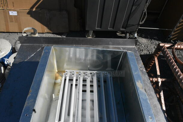 5 Various Metal Vent Pieces. 5 Times Your Bid!  - Image 3 of 4