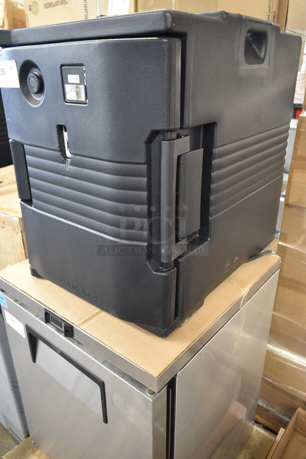 BRAND NEW! Cambro CAM6000 47620 Ultra Pan Carrier® Black Front Loading Insulated Electric (110V, degrees F) Food Pan Carrier - 6 Full-Size Pan Max Capacity. Tested and Working! - Image 3 of 7