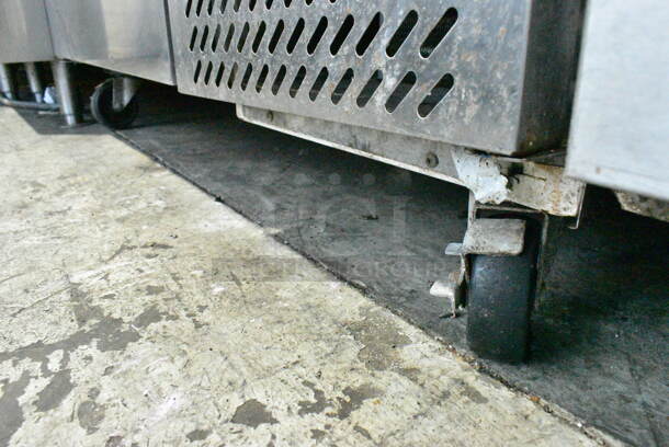 Maxx Cold MXSPP50 Stainless Steel Commercial Pizza Prep Table on Commercial Casters. 115 Volts, 1 Phase. Tested and Powers On But Does Not Get Cold - Image 5 of 6