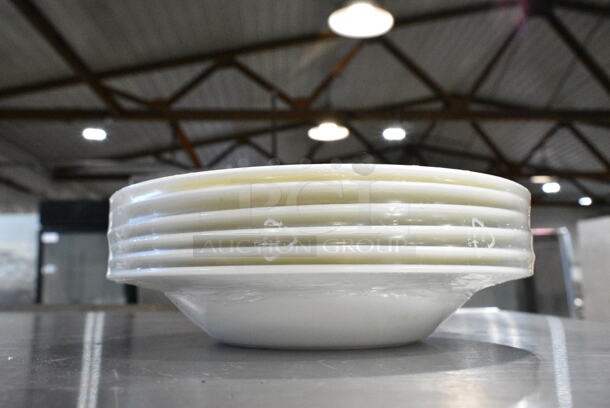 Box of 6 BRAND NEW! Arcoroc White Ceramic Plates - Image 3 of 5