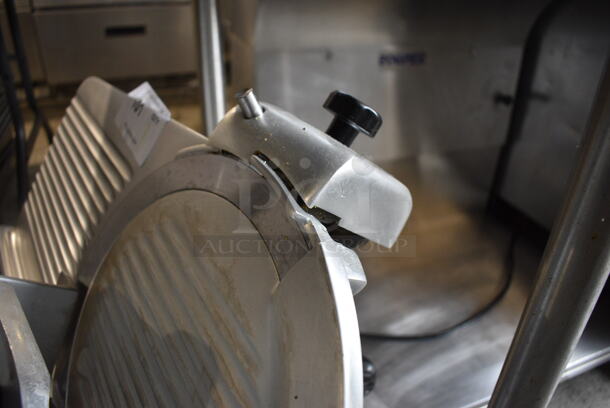 Globe G12 Stainless Steel Commercial Countertop Meat Slicer w/ Blade Sharpener. 115 Volts, 1 Phase. Tested and Working! - Image 4 of 6