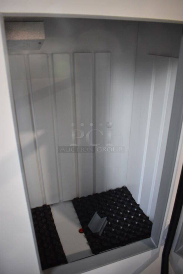BRAND NEW SCRATCH AND DENT! 2022 Leer L100UAGP Metal Commercial Bagged Ice Freezer Merchandiser. Front Glass on Left Side Is Missing. 115 Volts, 1 Phase. 94x39x78. Tested and Working! - Image 6 of 12