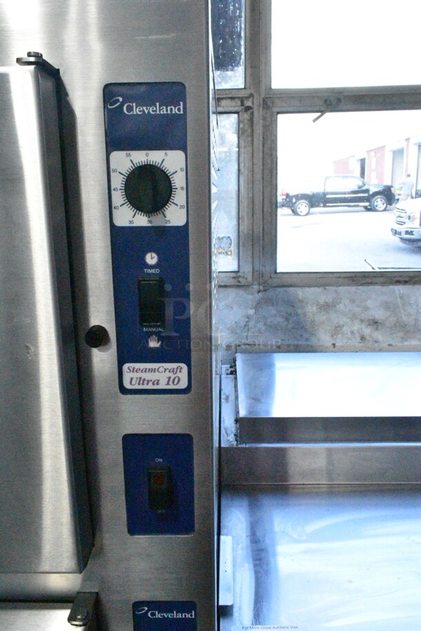 Cleveland 24CGA10 SteamCraft Ultra 10 Stainless Steel Commercial Natural Gas Powered 2 Deck Steam Cabinet. 125,000 BTU.  - Image 3 of 8