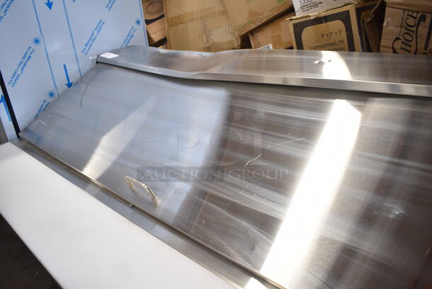 BRAND NEW SCRATCH AND DENT! 2023 Avantco 178APT71MHC Stainless Steel Commercial Sandwich Salad Prep Table Bain Marie Mega Top on Commercial Casters. 115 Volts, 1 Phase. Tested and Working! - Image 4 of 10