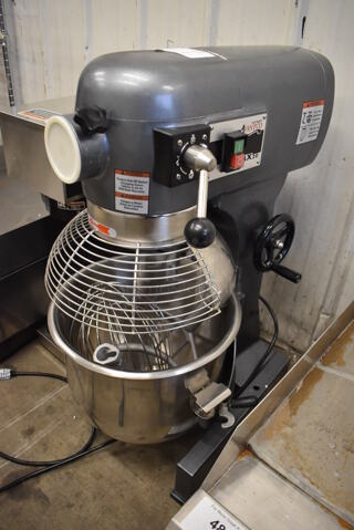 Avantco MX20 Metal Commercial Countertop 20 Quart Planetary Dough Mixer w/ Stainless Steel Mixing Bowl, Bowl Guard, Dough Hook, Paddle and Whisk Attachment. 120 Volts, 1 Phase. 18x20x32. Tested and Working!