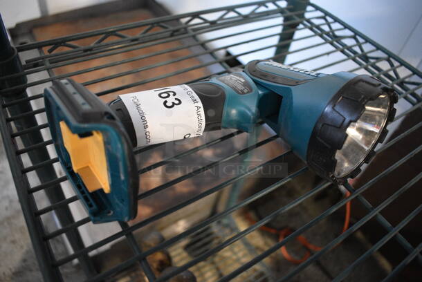 Makita Model DML185 Flashlight. 3x5.5x9 - Image 2 of 3