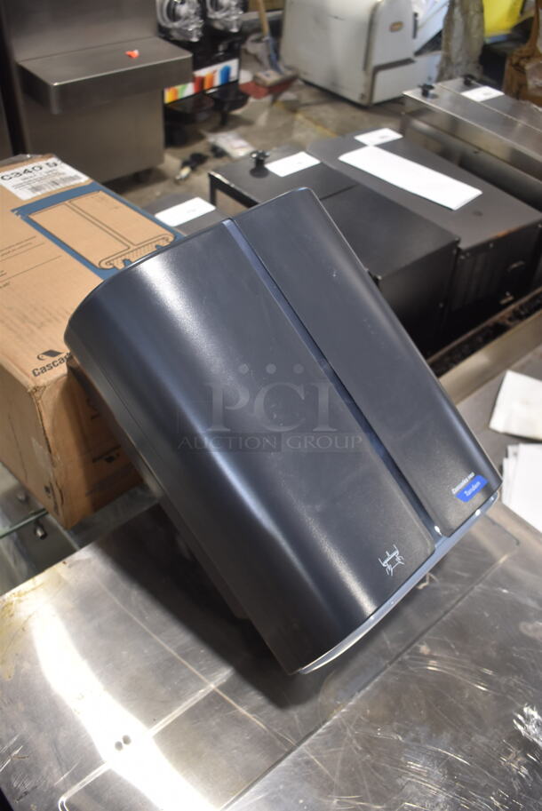 BRAND NEW IN BOX! Cascades Pro Tandem Poly Wall Mount Paper Towel Dispenser, - Image 2 of 4