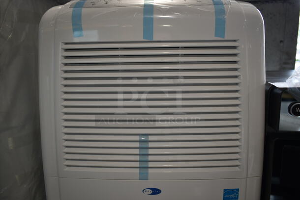 BRAND NEW SCRATCH AND DENT! Whynter RPD-702WP 70 Pint Energy Star Dehumidifier with Pump. 115 Volts, 1 Phase. Tested and Working! - Image 2 of 4
