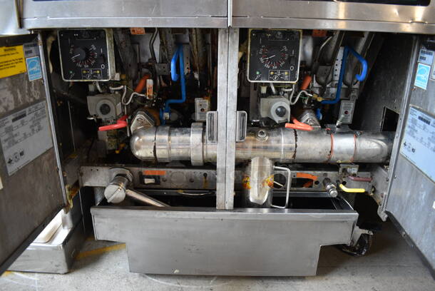 2014 Pitco Frialator Model SSH60 ENERGY STAR Stainless Steel Commercial 4 Bay Natural Gas Powered Deep Fat Fryer w/ 6 Metal Fry Baskets and Filtration System on Commercial Casters. 80,000 BTU. 62.5x35x49 - Image 5 of 11