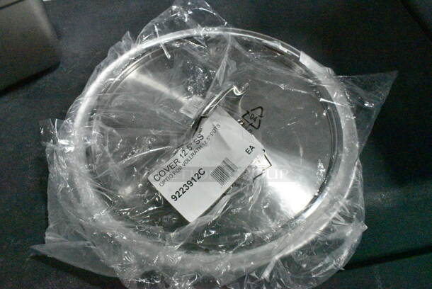 BRAND NEW SCRATCH AND DENT! Lot of 12 Various Items Including Stainless Steel 1/6 Size Drop In Bins, 9223912C Vollrath / Lincoln 3912C Optio 13 3/16" Cover, Round Baking Pans. - Image 5 of 5
