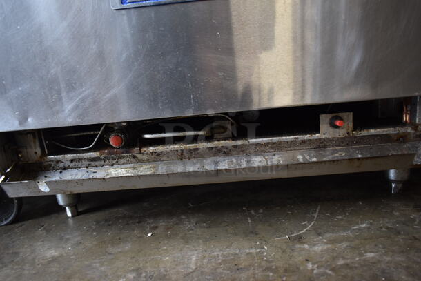 Bakers Pride Stainless Steel Commercial Natural Gas Powered 6 Burner Range w/ Oven.  - Image 5 of 5
