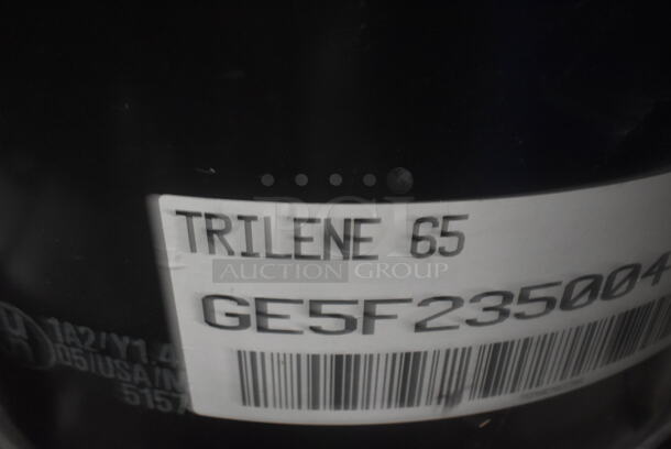 ALL ONE MONEY! PALLET LOT of Various Items Including 3 Barrels and 2 Buckets; Ocean Blue, Trilene 65. BUYER MUST REMOVE. - Image 5 of 6