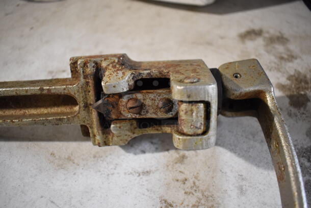 Metal Can Opener. 9x3x19 - Image 2 of 4