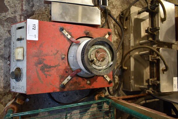 Whirlwind X-15 Metal Commercial Countertop Cotton Candy Machine. 115 Volts, 1 Phase. Tested and Does Not Power On - Image 3 of 4