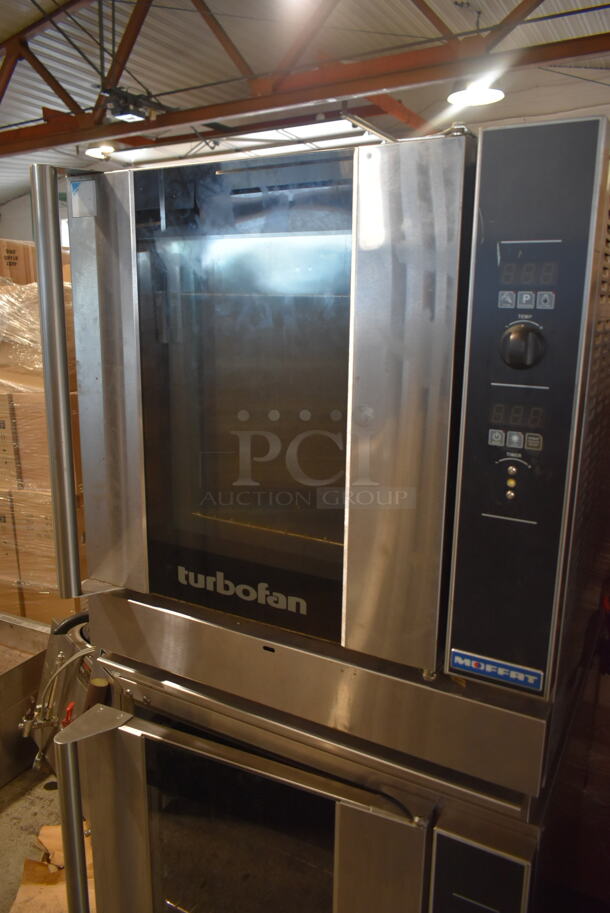2 LATE MODEL! Moffat Turbofan G32D5 ENERGY STAR Stainless Steel Commercial Double Deck Full Size Gas Powered Convection Oven. 33,000 BTU. 2 Times Your Bid!  - Image 2 of 7