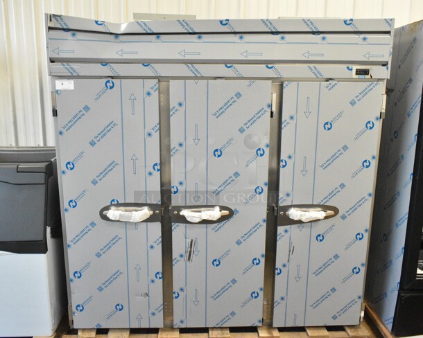 BRAND NEW SCRATCH AND DENT! Beverage Air HF3HC-1S Stainless Steel Horizon Series 78" Solid Door Reach-In Freezer. 115 Volts, 1 Phase. Tested and Working! - Image 2 of 11