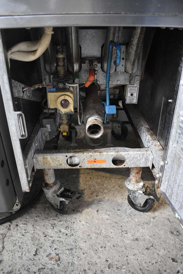 Pitco Frialator Model SG14R-JS Stainless Steel Commercial Floor Style Natural Gas Powered Deep Fat Fryer on Commercial Casters. 122,000 BTU. 16x34.5x46 - Image 5 of 6