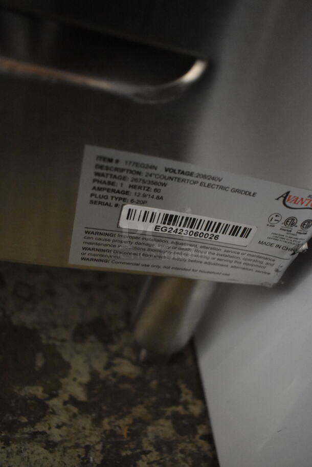 BRAND NEW SCRATCH AND DENT! Avantco 177EG24N Stainless Steel Commercial Countertop Electric Powered Flat Top Griddle. 208/240 Volts, 1 Phase. - Image 4 of 5
