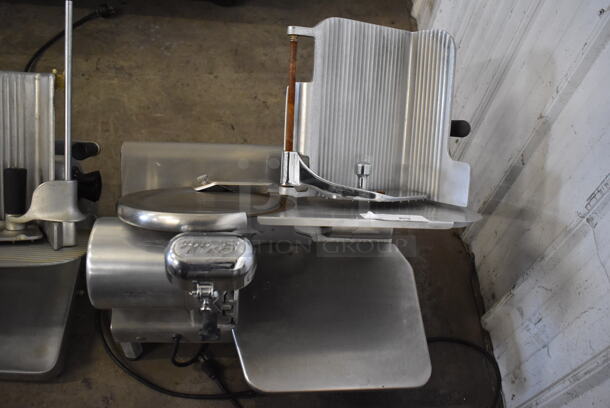 Globe 500 Stainless Steel Commercial Countertop Automatic Meat Slicer w/ Blade Sharpener. 26x22x23. Tested and Working! - Image 4 of 5