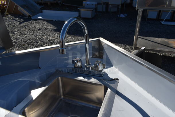 BRAND NEW SCRATCH AND DENT! Regency  600TSSC2424C Stainless Steel Commercial Single Bay Sink. - Image 3 of 7