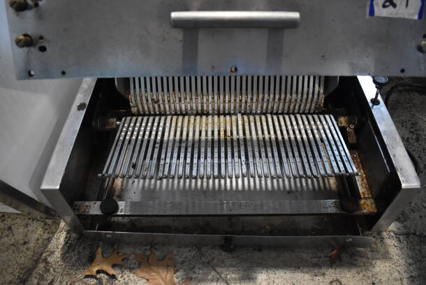 Berkel MB Stainless Steel Commercial Countertop Bread Loaf Slicer. 120 Volts, 1 Phase. 22x26x18. Tested and Working! - Image 5 of 6